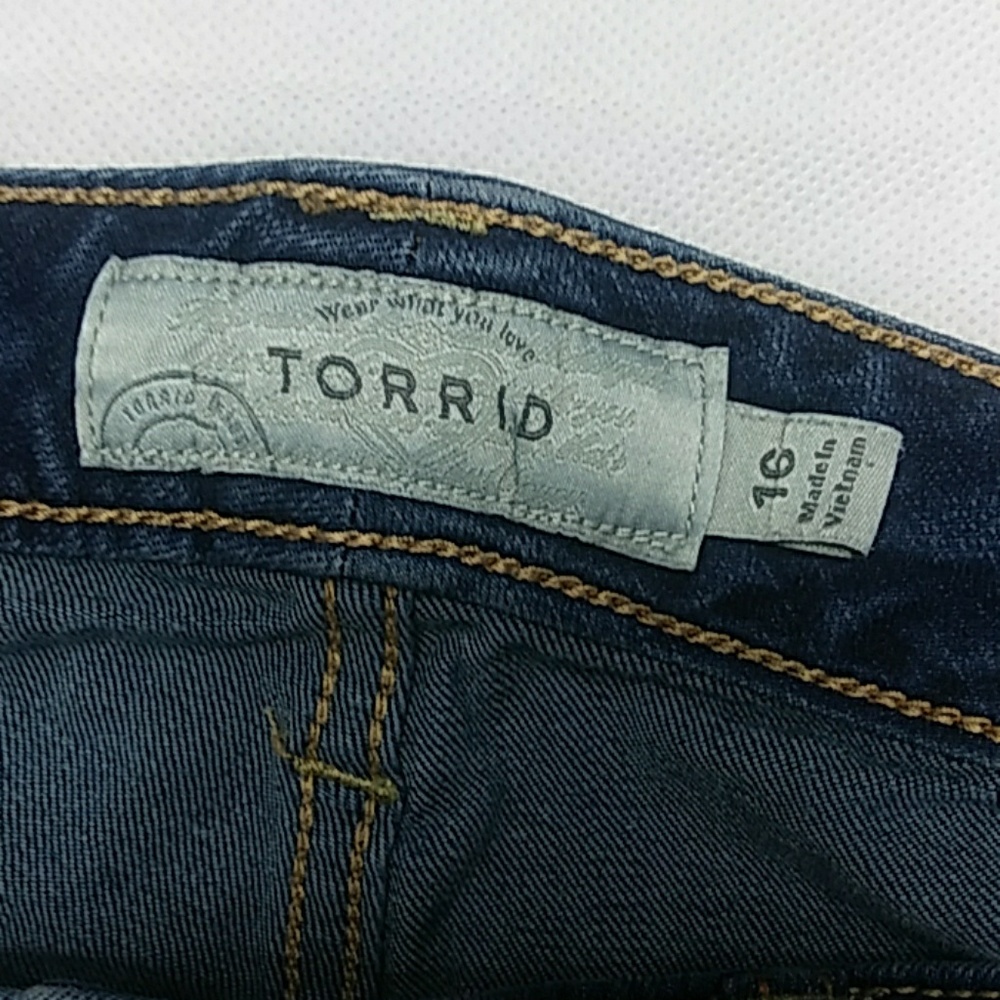 3/$20 Torrid - Picture 6 of 8